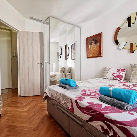 Apartment Luxury Baquis *