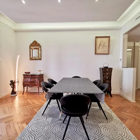 Luxury Baquis Apartment