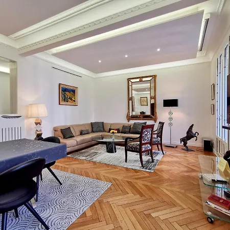 Διαμέρισμα Luxury Baquis *